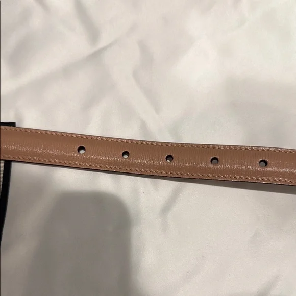 Gucci Leather Belt with GG Logo - Picture 3 of 5